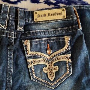 Rock Revival  (mid-rise boot cut)